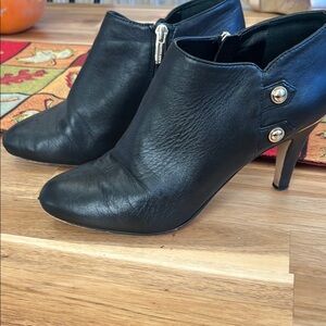 Vince Camuto Black Ankle Booties with Gold Accents size 8.5